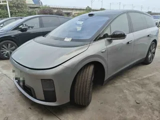 Li i8 2025 купить из Китая, цена 8 434 000 ₽ — Suifenhe Auto