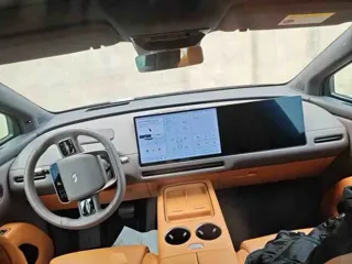 Li i8 2025 купить из Китая, цена 8 434 000 ₽ — Suifenhe Auto