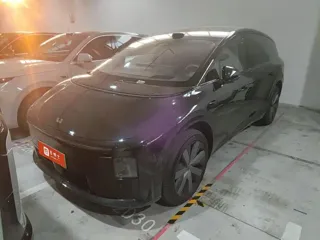 Li i8 2025 купить из Китая, цена 8 347 000 ₽ — Suifenhe Auto