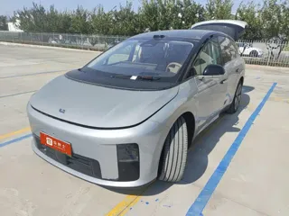 Li i8 2025 купить из Китая, цена 8 347 000 ₽ — Suifenhe Auto
