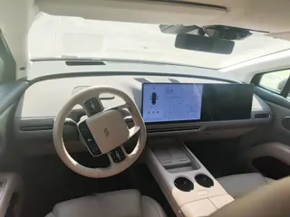 Li i8 2025 купить из Китая, цена 8 347 000 ₽ — Suifenhe Auto