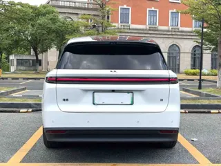 Li i8 2025 купить из Китая, цена 7 621 000 ₽ — Suifenhe Auto