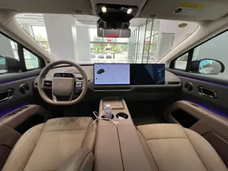 Li i8 2025 купить из Китая, цена 8 529 000 ₽ — Suifenhe Auto