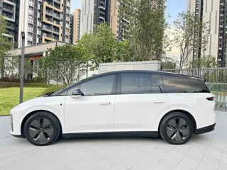 Li i8 2026 купить из Китая, цена 8 529 000 ₽ — Suifenhe Auto
