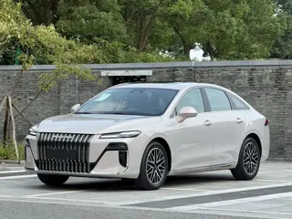 Roewe M7 DMH 2026 купить из Китая, цена 2 800 000 ₽ — Suifenhe Auto