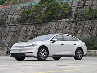 Changan A06 2026 купить из Китая, цена 3 856 000 ₽ — Suifenhe Auto