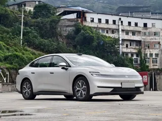 Changan A06 2026 купить из Китая, цена 3 856 000 ₽ — Suifenhe Auto