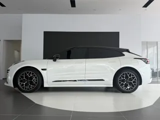 Zeekr 001 2026 купить из Китая, цена 9 737 000 ₽ — Suifenhe Auto