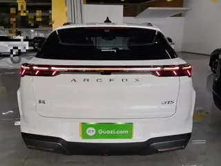 Arcfox Alpha T5 2026 купить из Китая, цена 4 111 000 ₽ — Suifenhe Auto
