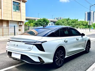 Hongqi H6 2024 купить из Китая, цена 3 196 000 ₽ — Suifenhe Auto