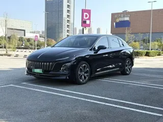 Hongqi E-QM5 2023 купить из Китая, цена 1 360 000 ₽ — Suifenhe Auto