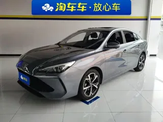 Roewe i5 2024 купить из Китая, цена 1 256 000 ₽ — Suifenhe Auto