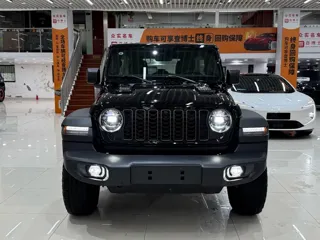 Jeep Wrangler 2025 купить из Китая, цена 9 829 000 ₽ — Suifenhe Auto