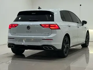 Volkswagen Golf 2022 купить из Китая, цена 1 929 000 ₽ — Suifenhe Auto