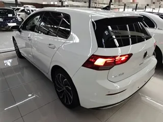 Volkswagen Golf 2021 купить из Китая, цена 1 661 000 ₽ — Suifenhe Auto