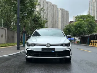 Volkswagen Golf 2024 купить из Китая, цена 2 616 000 ₽ — Suifenhe Auto