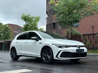 Volkswagen Golf 2024 купить из Китая, цена 2 616 000 ₽ — Suifenhe Auto