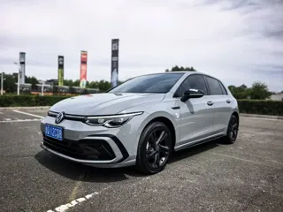 Volkswagen Golf 2023 купить из Китая, цена 2 209 000 ₽ — Suifenhe Auto