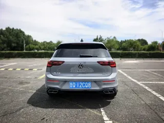 Volkswagen Golf 2023 купить из Китая, цена 2 209 000 ₽ — Suifenhe Auto