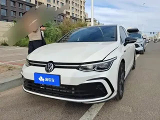 Volkswagen Golf 2023 купить из Китая, цена 1 972 000 ₽ — Suifenhe Auto