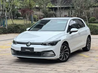 Volkswagen Golf 2023 купить из Китая, цена 1 684 000 ₽ — Suifenhe Auto