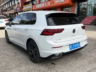 Volkswagen Golf 2023 купить из Китая, цена 1 909 000 ₽ — Suifenhe Auto