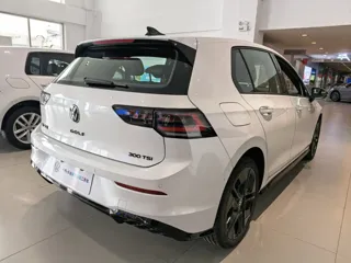 Volkswagen Golf 2025 купить из Китая, цена 3 688 000 ₽ — Suifenhe Auto