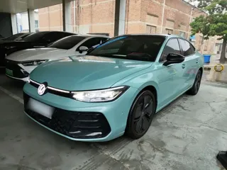 Volkswagen Passat 2024 купить из Китая, цена 4 449 000 ₽ — Suifenhe Auto