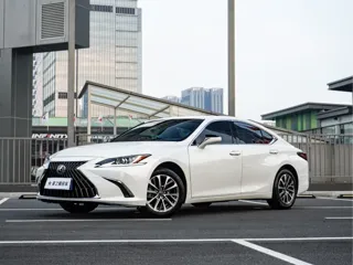 Lexus ES 2024 купить из Китая, цена 4 710 000 ₽ — Suifenhe Auto