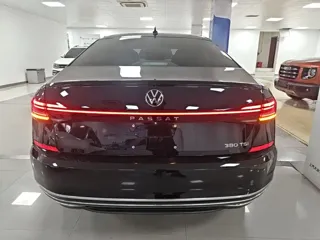 Volkswagen Passat 2025 купить из Китая, цена 4 205 000 ₽ — Suifenhe Auto