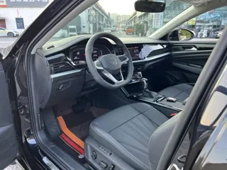 Volkswagen Passat 2025 купить из Китая, цена 3 991 000 ₽ — Suifenhe Auto