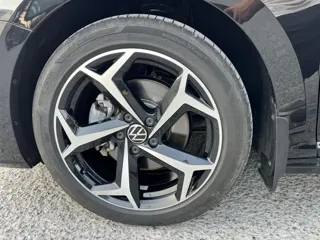 Volkswagen Passat 2025 купить из Китая, цена 3 991 000 ₽ — Suifenhe Auto
