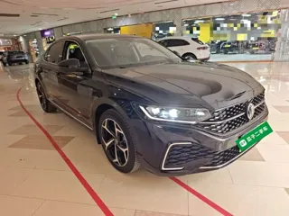 Volkswagen Passat 2025 купить из Китая, цена 4 125 000 ₽ — Suifenhe Auto