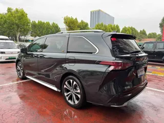 Toyota Granvia 2024 купить из Китая, цена 7 100 000 ₽ — Suifenhe Auto