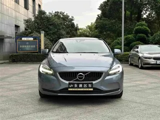 Volvo V40 2019 купить из Китая, цена 1 495 000 ₽ — Suifenhe Auto