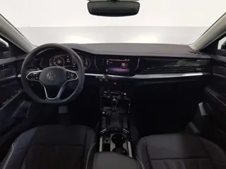 Volkswagen Passat 2024 купить из Китая, цена 3 842 000 ₽ — Suifenhe Auto