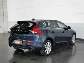 Volvo V40 2018 купить из Китая, цена 1 236 000 ₽ — Suifenhe Auto