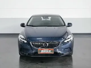 Volvo V40 2018 купить из Китая, цена 1 236 000 ₽ — Suifenhe Auto