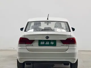 Volkswagen Santana 2020 купить из Китая, цена 1 024 000 ₽ — Suifenhe Auto