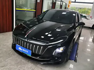 Hongqi E-QM5 2024 купить из Китая, цена 1 737 000 ₽ — Suifenhe Auto