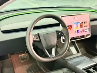 Tesla Model 3 2025 купить из Китая, цена 4 985 000 ₽ — Suifenhe Auto