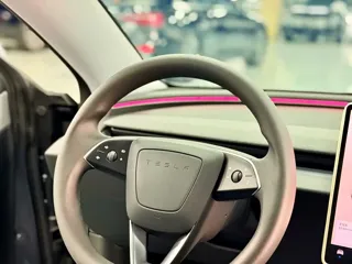 Tesla Model 3 2025 купить из Китая, цена 4 985 000 ₽ — Suifenhe Auto