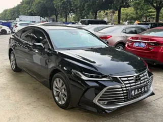 Toyota Avalon 2024 купить из Китая, цена 3 686 000 ₽ — Suifenhe Auto