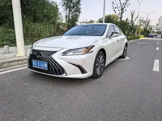 Lexus ES 2024 купить из Китая, цена 5 036 000 ₽ — Suifenhe Auto