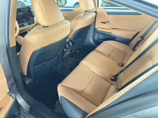 Lexus ES 2025 купить из Китая, цена 4 940 000 ₽ — Suifenhe Auto
