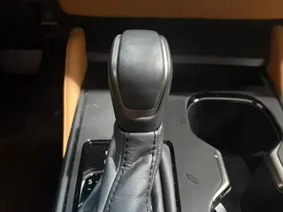 Lexus ES 2025 купить из Китая, цена 8 008 000 ₽ — Suifenhe Auto