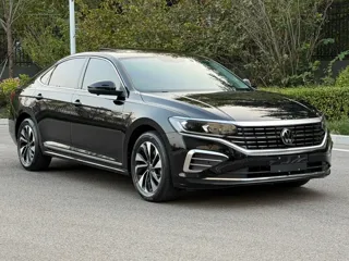Volkswagen Passat 2023 купить из Китая, цена 2 357 000 ₽ — Suifenhe Auto