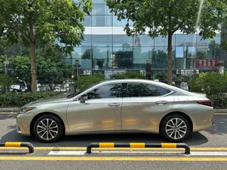 Lexus ES 2024 купить из Китая, цена 4 093 000 ₽ — Suifenhe Auto
