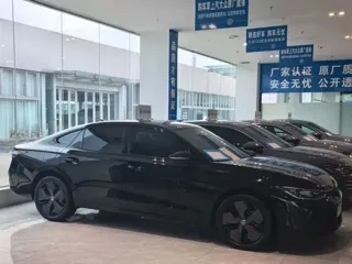 Volkswagen Passat 2024 купить из Китая, цена 4 287 000 ₽ — Suifenhe Auto