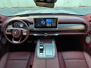 Tank 700 (EV) 2024 купить из Китая, цена 9 840 000 ₽ — Suifenhe Auto